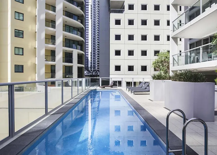 Resort: Mantra Midtown